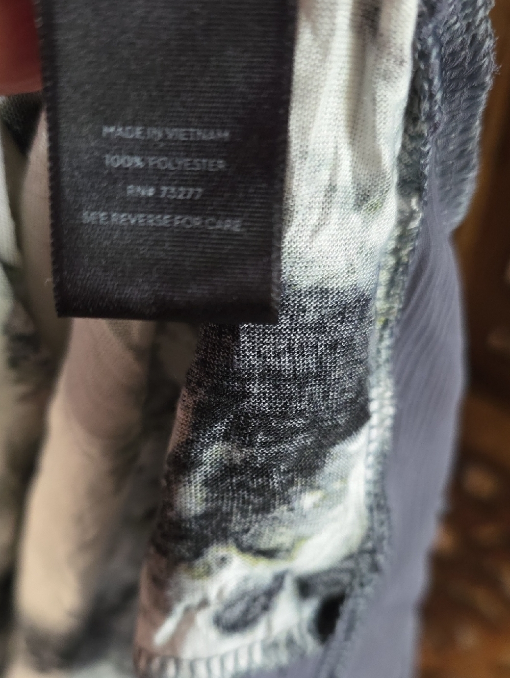 Simply Vera Vera Wang Black and Gray Tie-Dye Short Sleeve Top - Picture 3 of 6